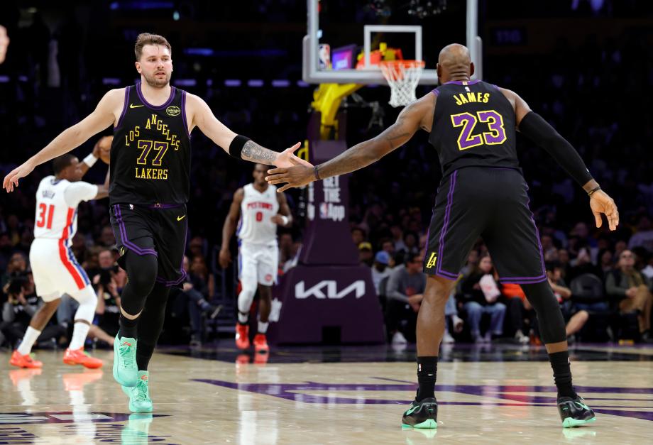 东契奇空砍30+5+11詹姆斯17分 湖人主场惨败活塞